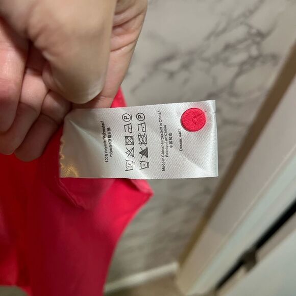 Baum Und Pferdgarten Pink Satin
Crinkle Sleeveless Draped Back Amami
Midi Dress - Picture 8 of 11